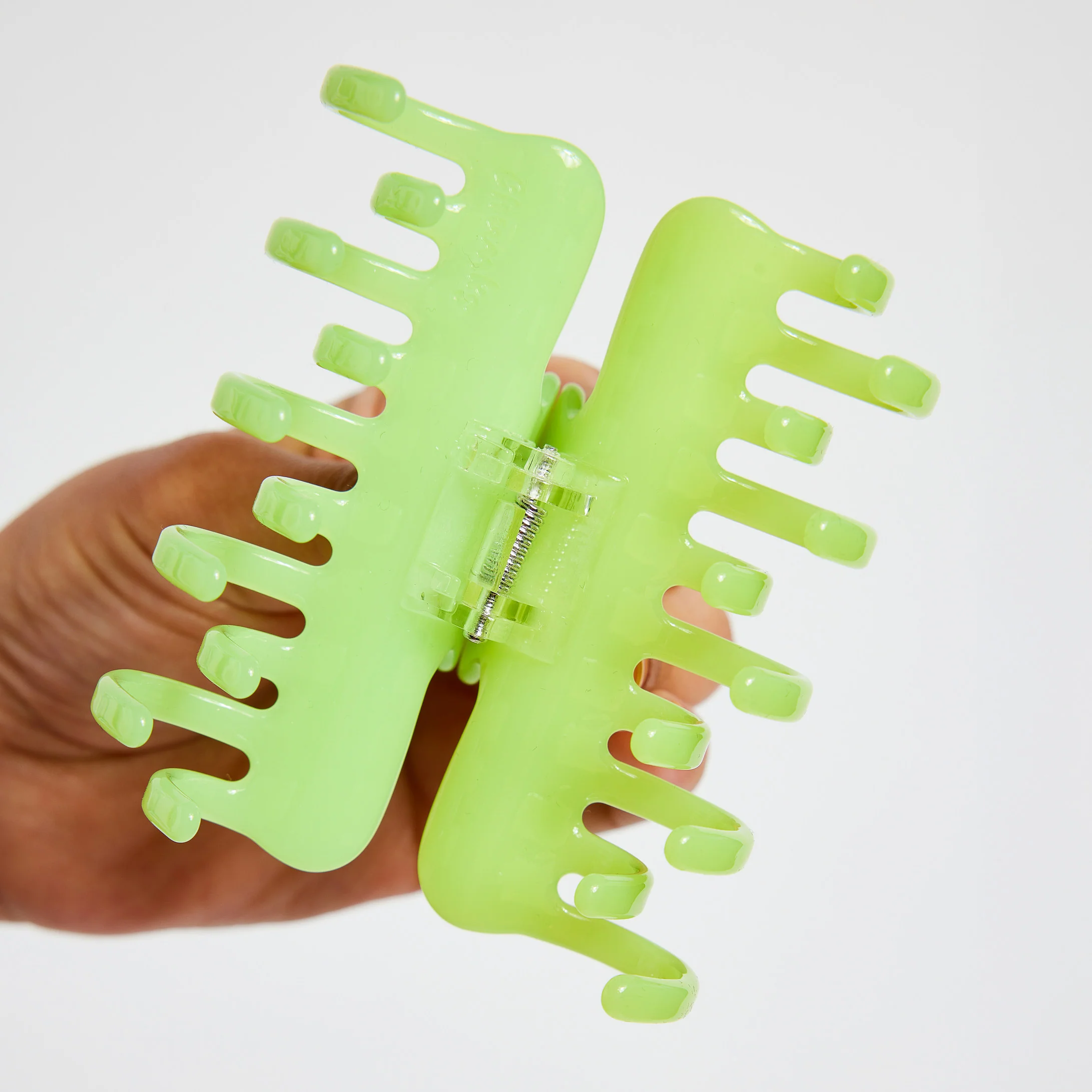 Jojo Claw in Small Honeydew - Image 4